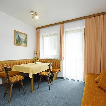 In Neustift With A Storage Апартаменти Нойштіфт-ім-Штубайталь