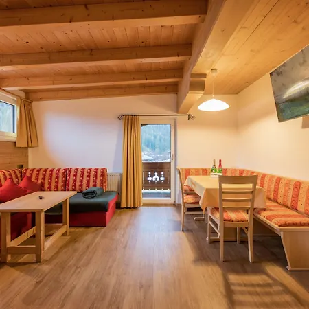 Апартаменти In Neustift With A Storage *