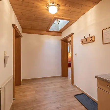 Апартаменти In Neustift With A Storage Нойштіфт-ім-Штубайталь